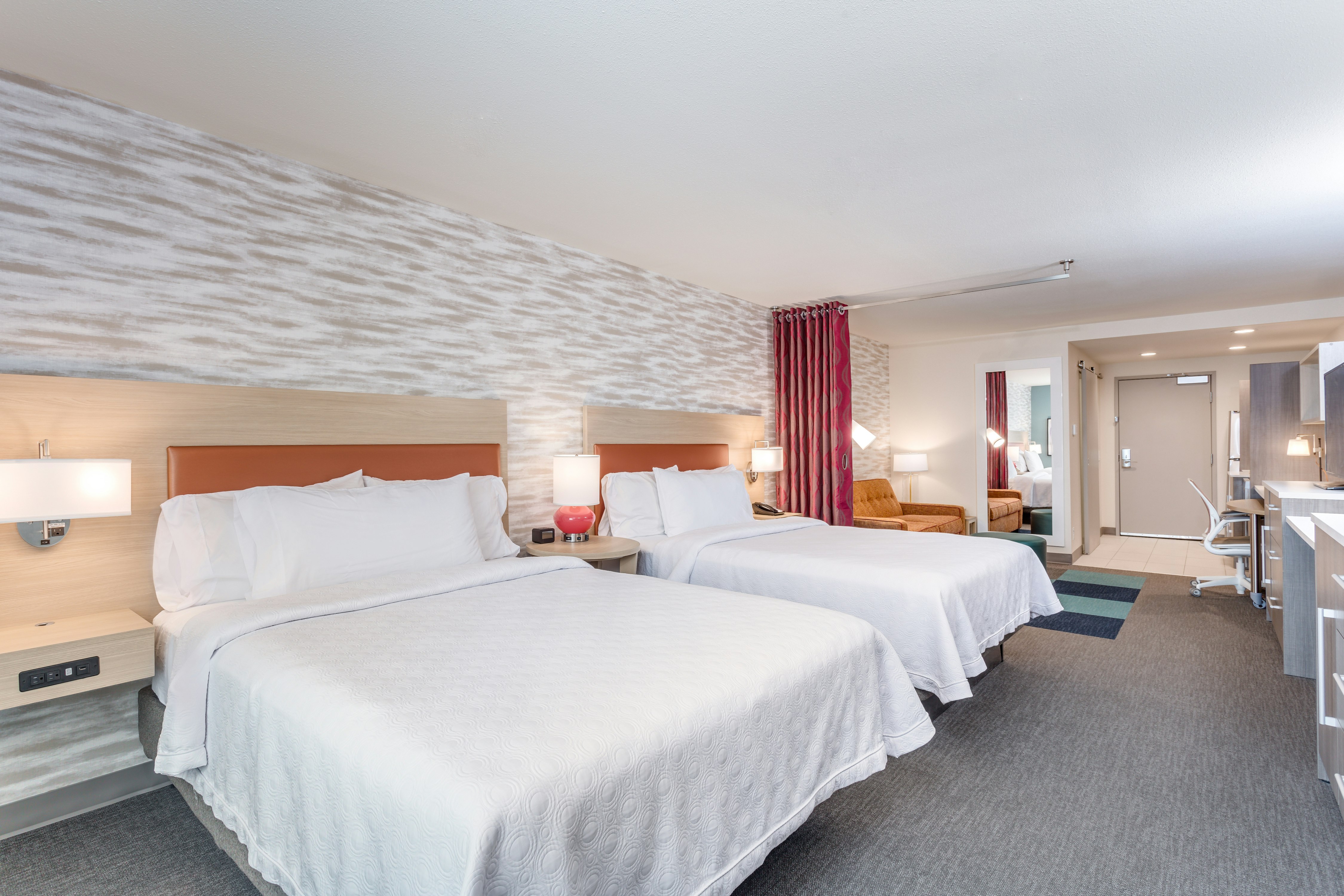 STUDIO, 2 QUEEN BEDS