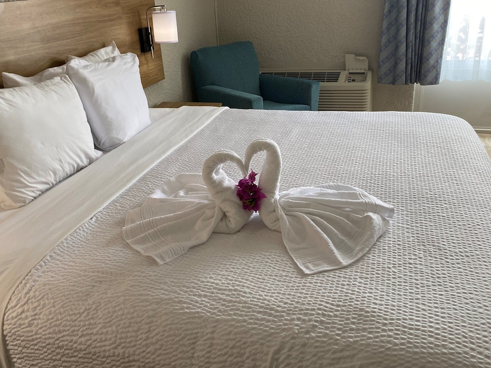 Days Inn by Wyndham Fort Pierce Midtown 22/55