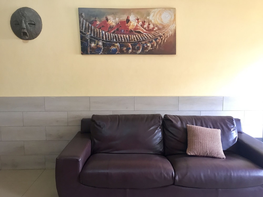 Omanye Lodge 36/50