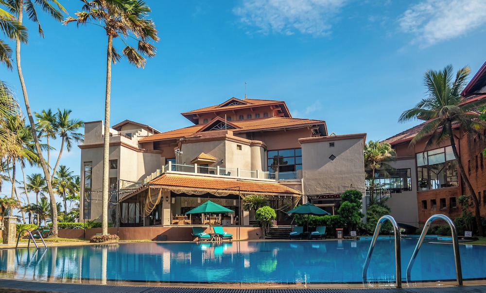 Royal Palms Beach Hotel in WADDUWA