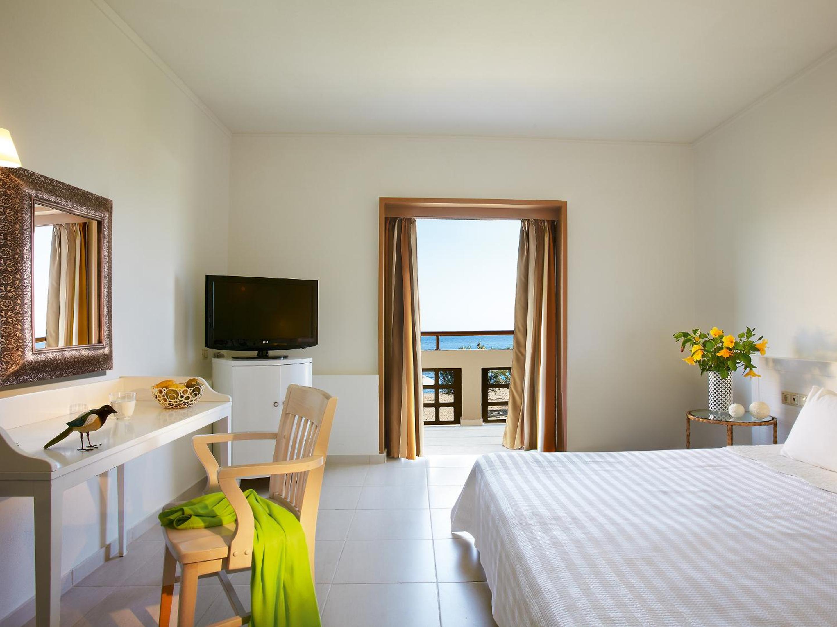 ROOM, TRIPLE, GARDEN VIEW