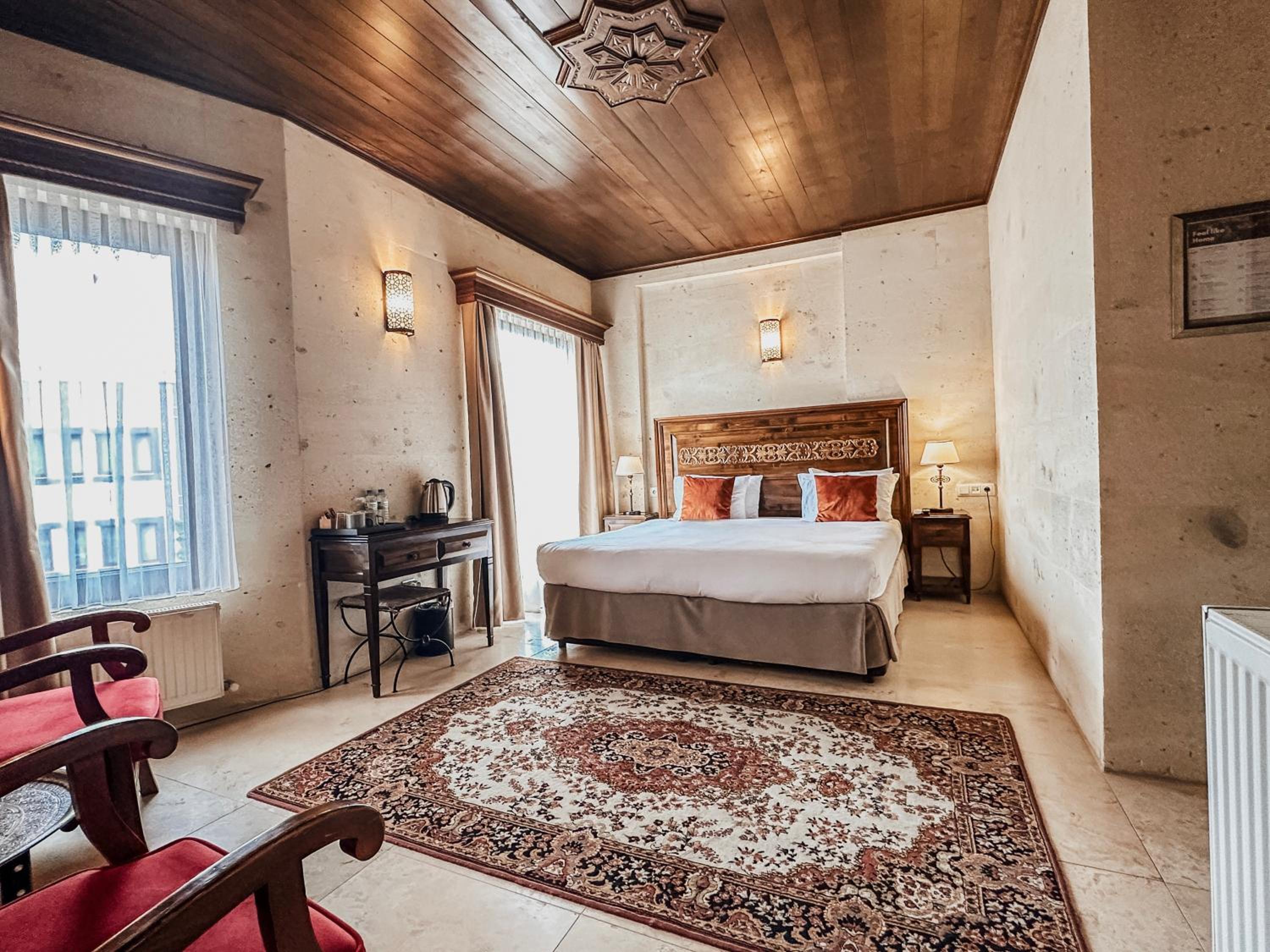 Room, Queen Bed, Mountain View