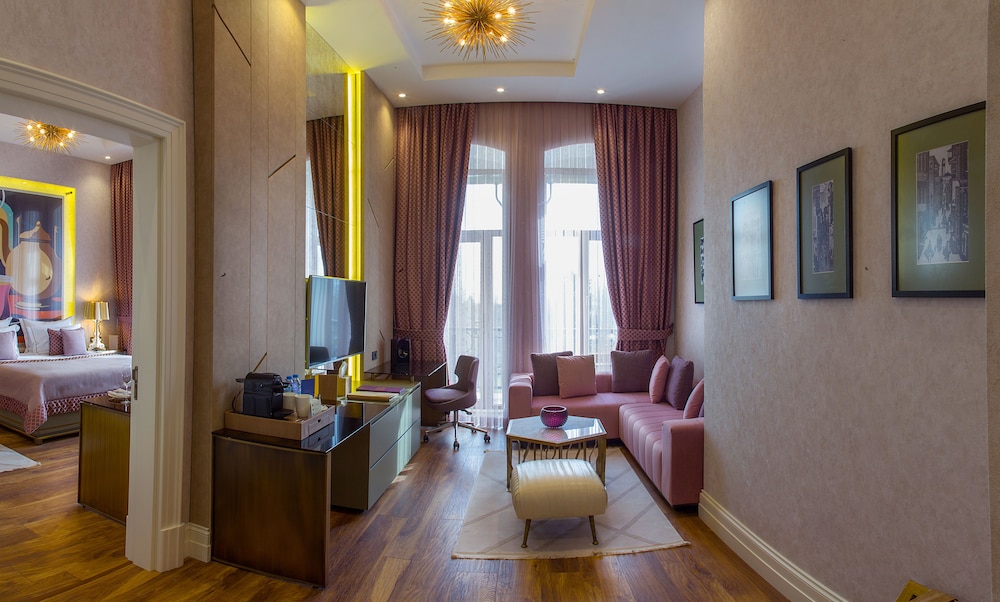 Art Gallery Hotel 25/46