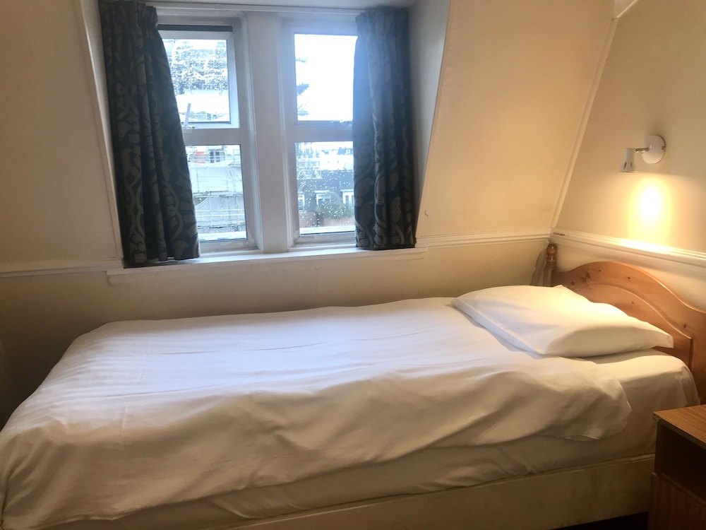 EUROPA HOUSE 13/50