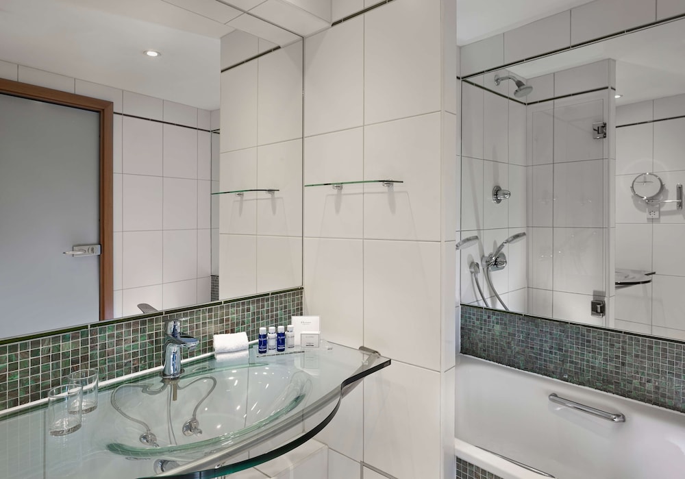 Park Plaza Victoria London 42/46