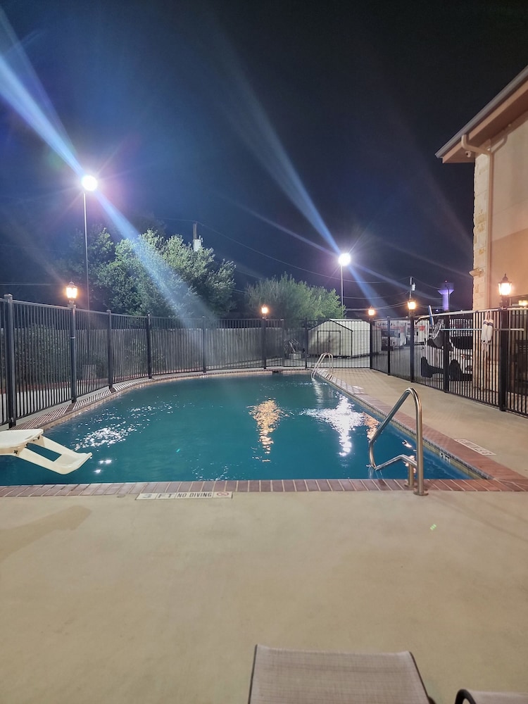 Karnes City Lodge 34/40