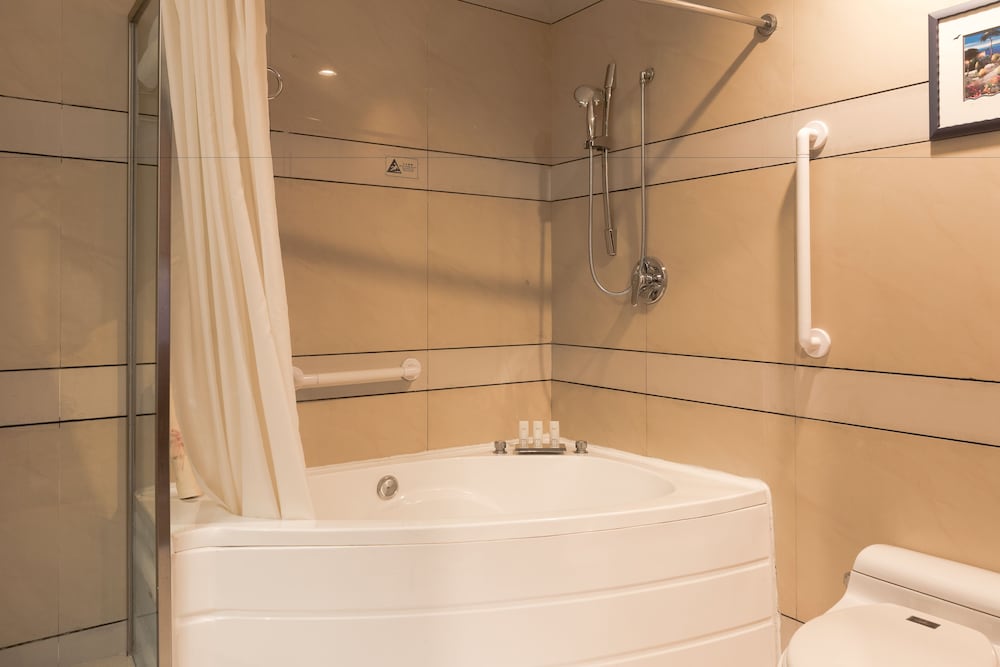 Yuehua Hotel, Xiamen Seaside 48/50