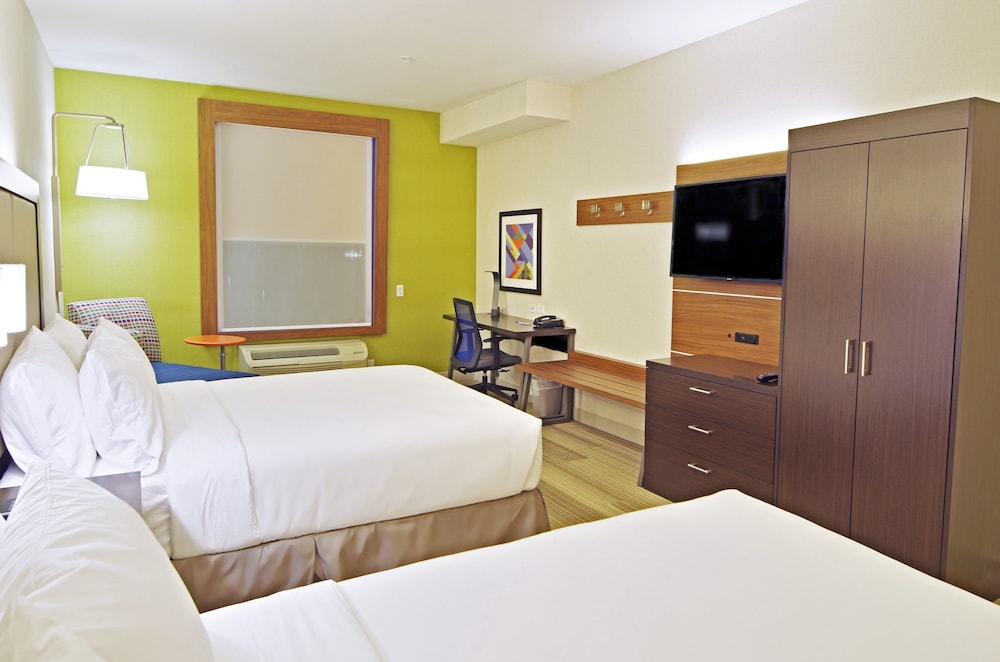 Holiday Inn Express Hotel & Suites Phoenix North Scottsdale 23/58