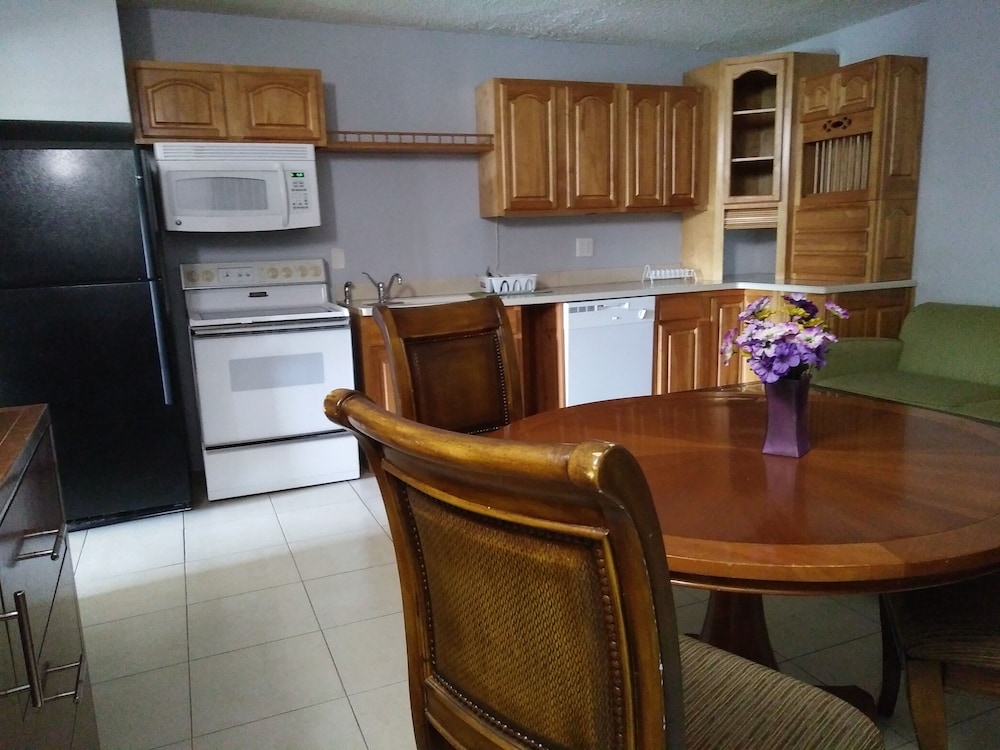 Travelodge by Wyndham Venice 4/46