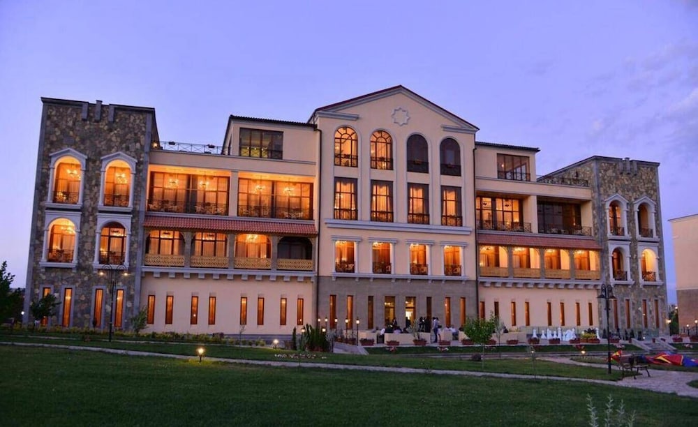 CAUCASUS HOTEL 3/74