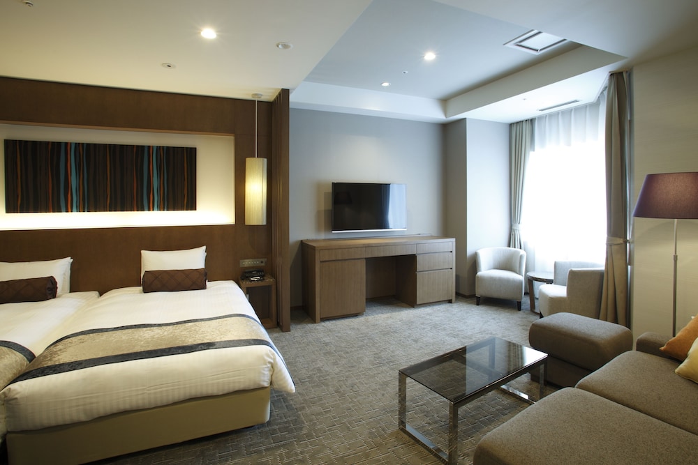 SUPERIOR, TWIN BEDS, HOT TUB