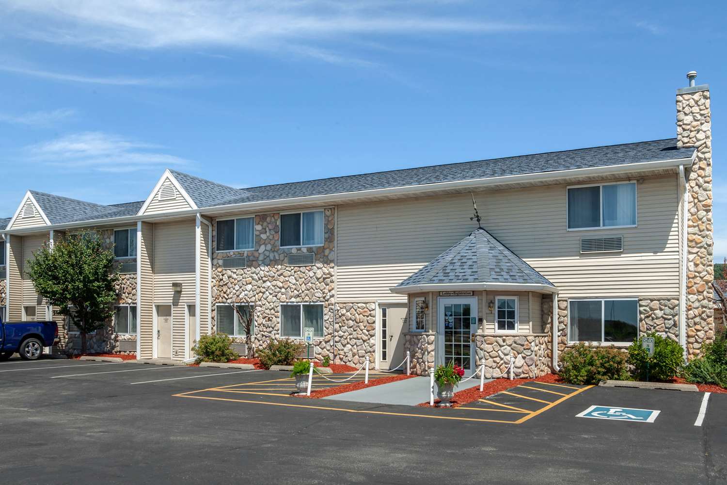 Quality Inn & Suites Prairie Du Chien 23/24