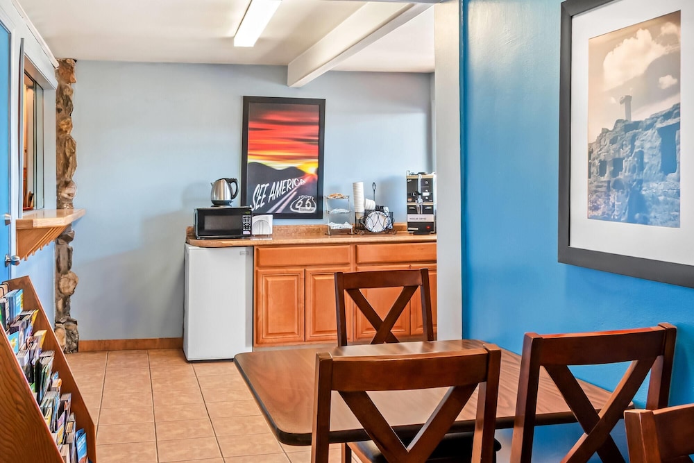 Travelodge by Wyndham Las Vegas NM 9/35