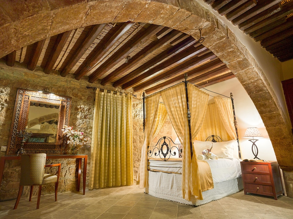 OINOESSA TRADITIONAL BOUTIQUE HOUSES 7/50