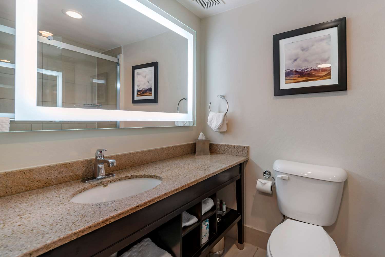 Room, 2 Queen Beds, Patio, Pool Side، Best Western Denver East 7/7