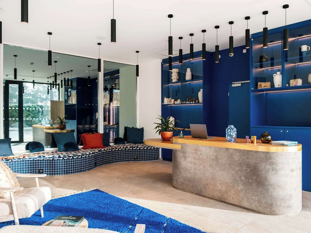 lobby