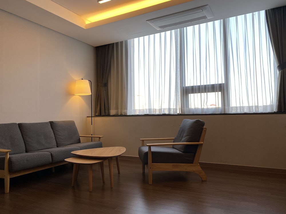 New Donghae Hotel 45/70