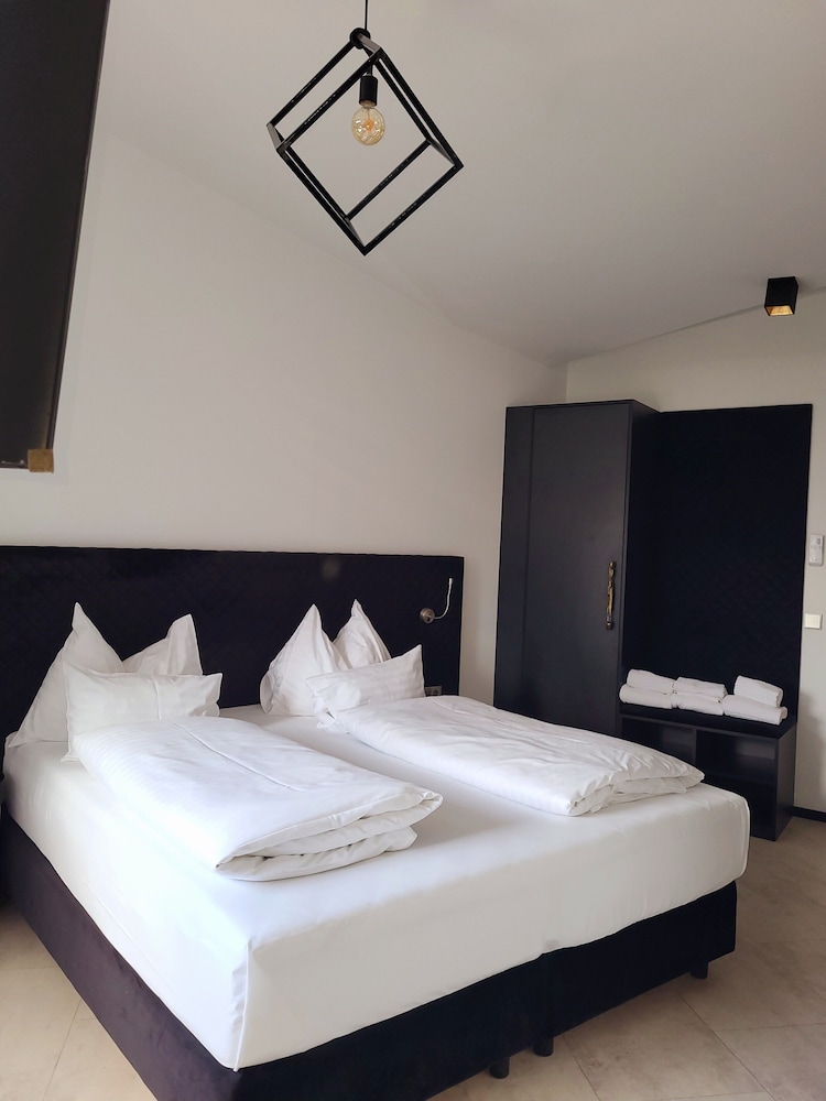 Penthouse, Apartment, King Bed, Sofa