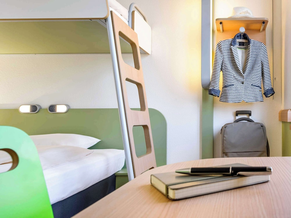 Ibis Budget Amberieu En Bugey Chateau Gaillard 25/36