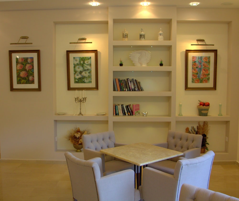 Art Hotel Debono 44/68