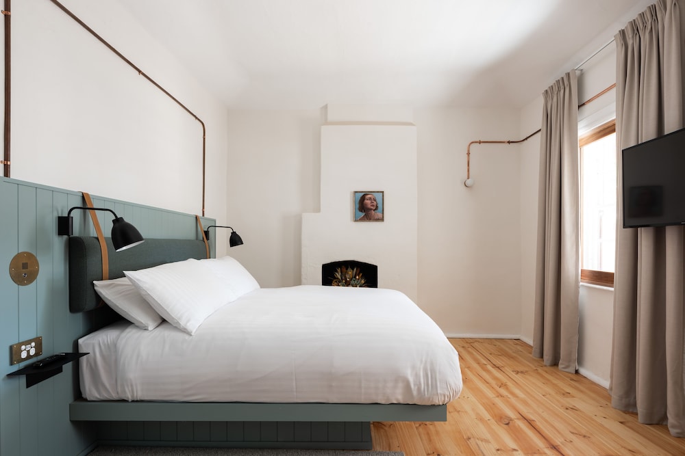 ROOM, TERRACE