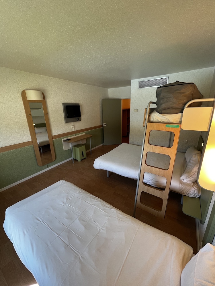ibis budget Marseille Est Porte d'Aubagne 4/23