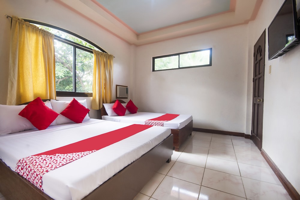 OYO 426 Coco Grove Tourist Inn 17/34