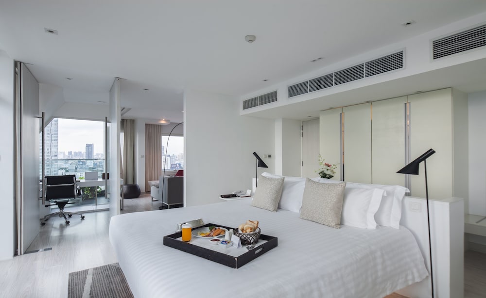 Centara Watergate Pavilion Hotel Bangkok 39/87