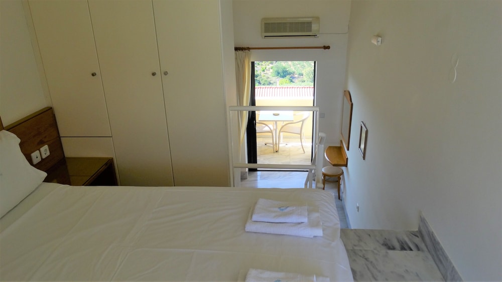 Orestis Hotel 26/56