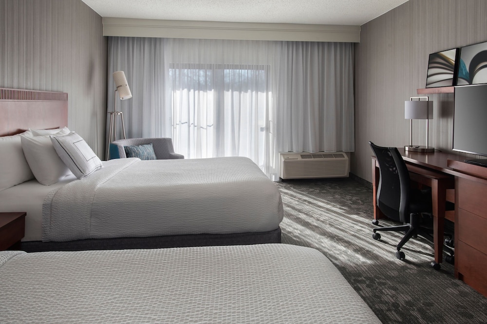 Standard, 2 Double Beds, City View, Accessible