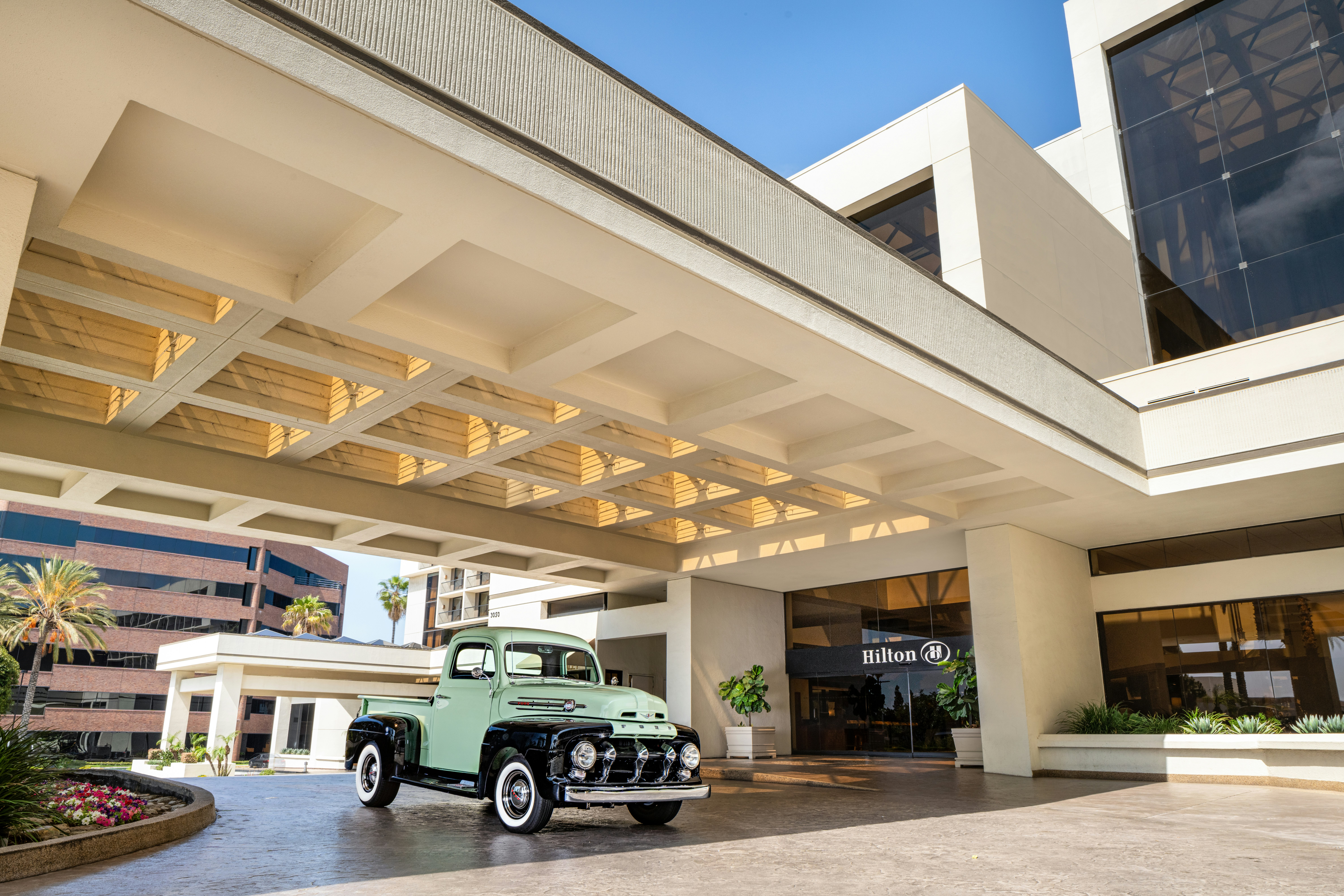 Hilton Orange County/Costa Mesa 76/78
