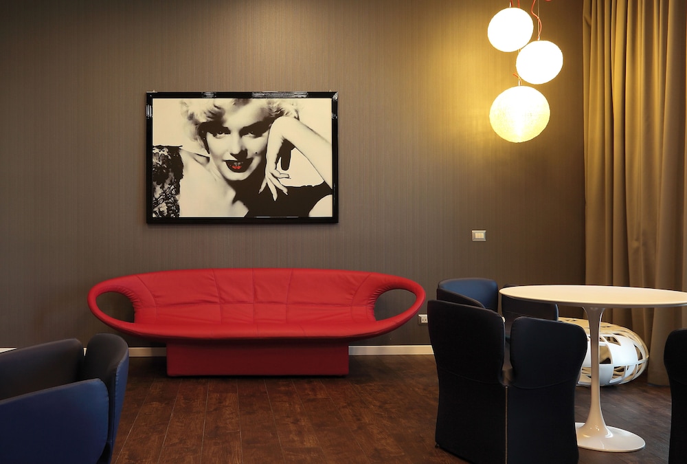 Holiday Inn Milan Nord Zara 44/66