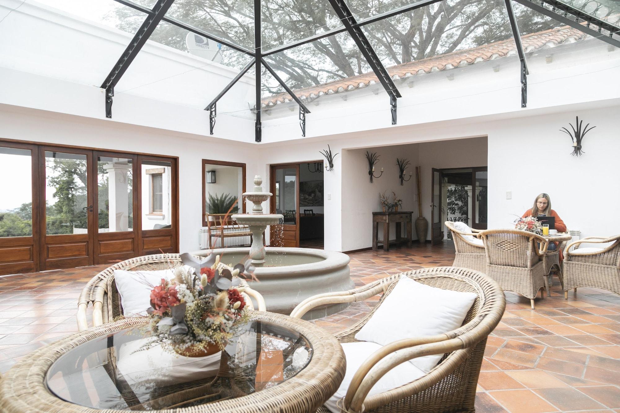 Hotel Torrontes 36/50