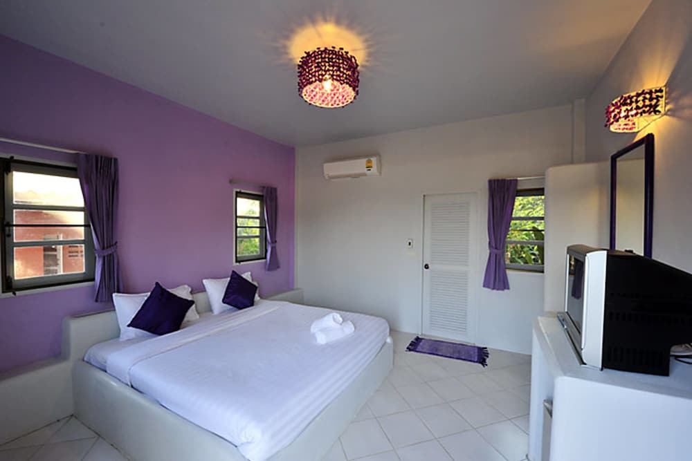 Baan Suan Rojjana 18/49