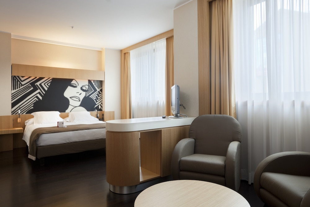 Crowne Plaza Milan City 10/80