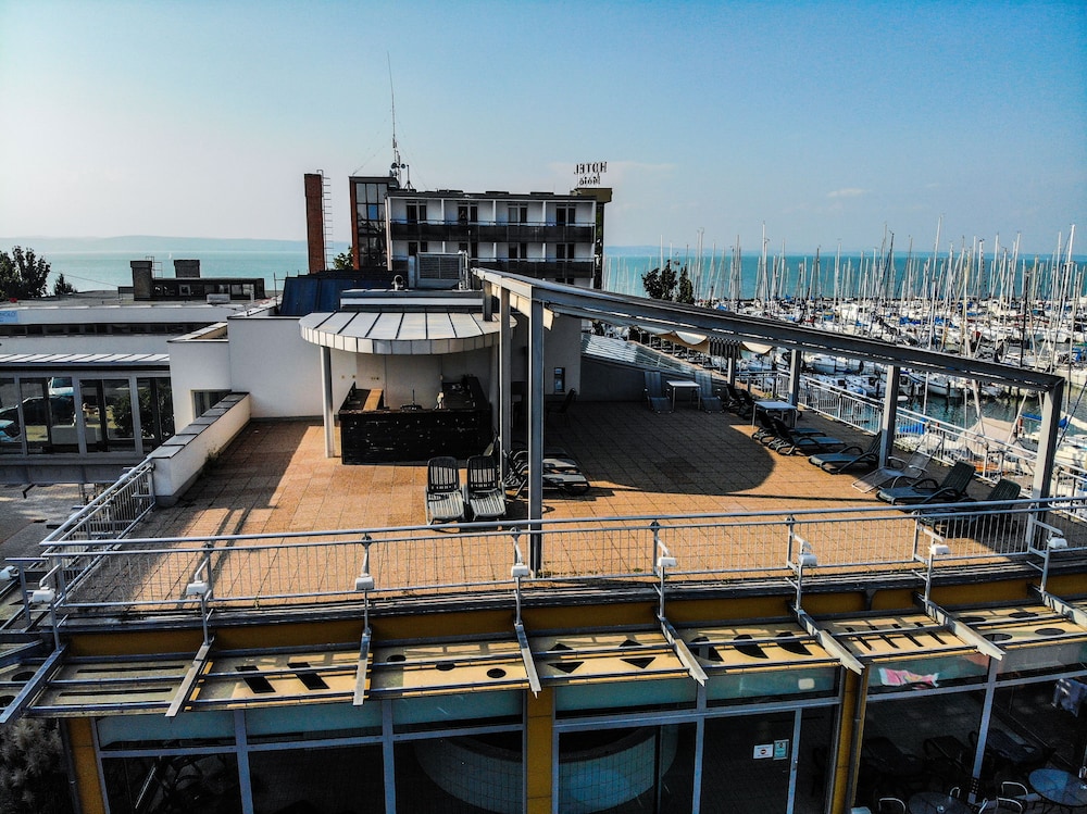 Hotel Yacht Wellness & Business 4/50