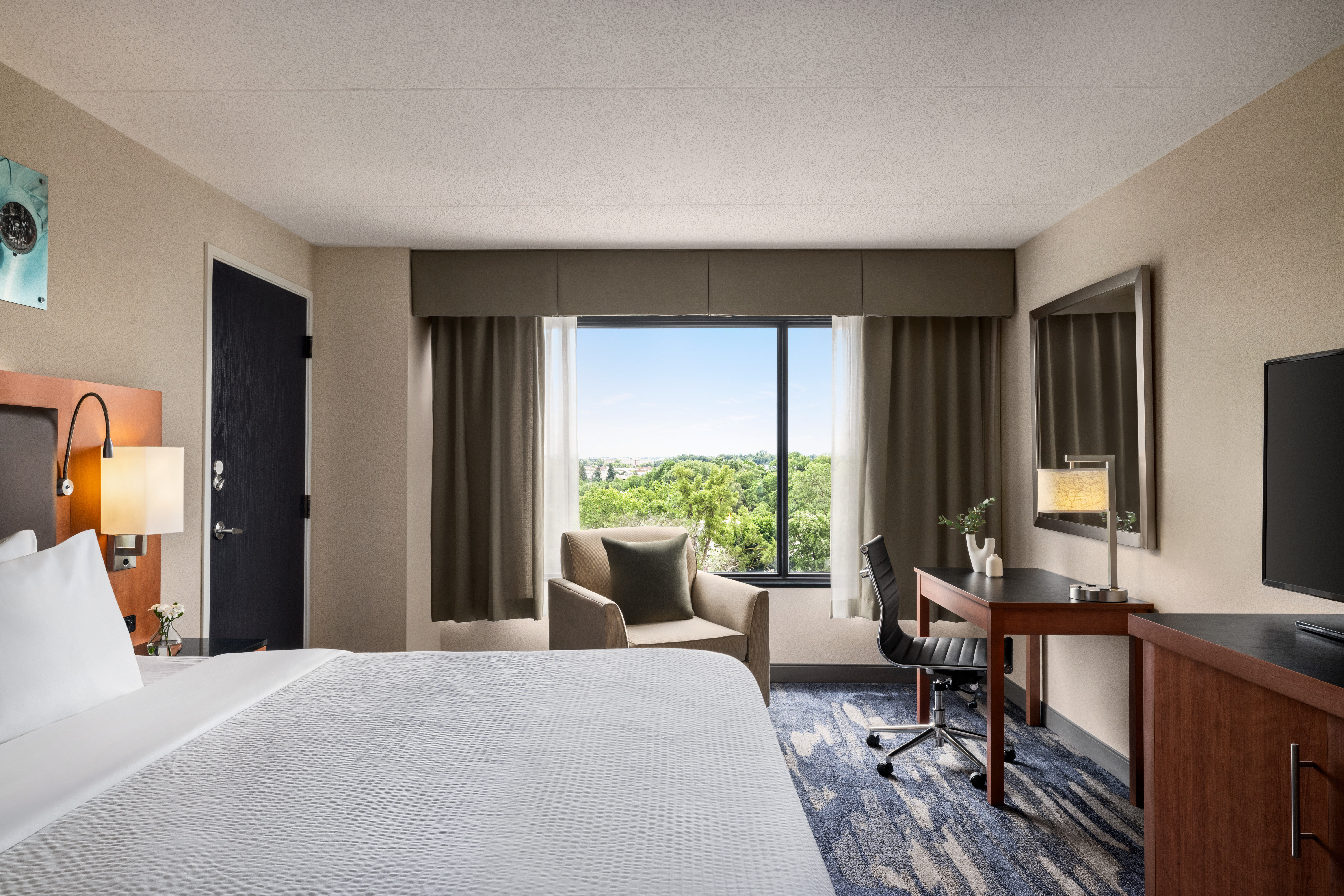 غرفة بسرير كينج لذوي الإعاقة، Crowne Plaza Auburn Hills 2/10