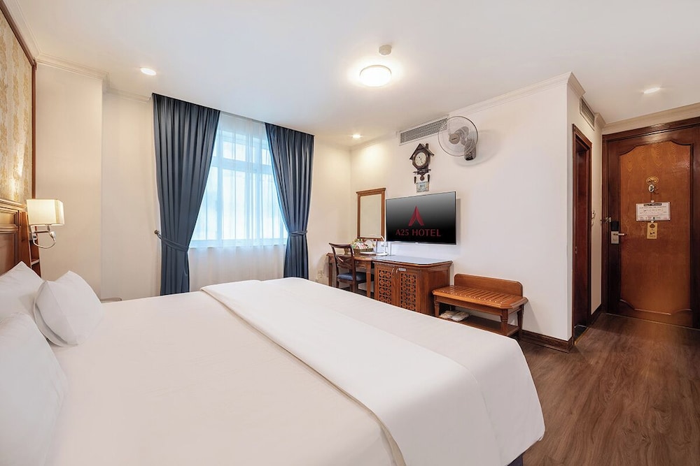 DELUXE, DOUBLE BED, PARK VIEW