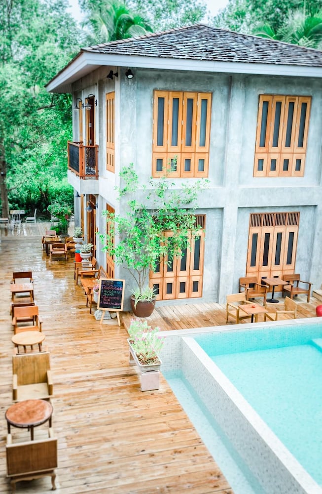 House Of Passion Amphawa 45/50