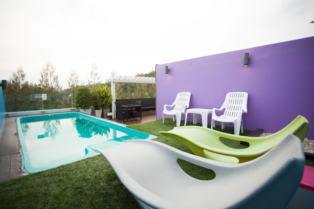 MUST SEA HOTEL(FORMERLY MUSSEE KATA BOUTIQUE) 40/70