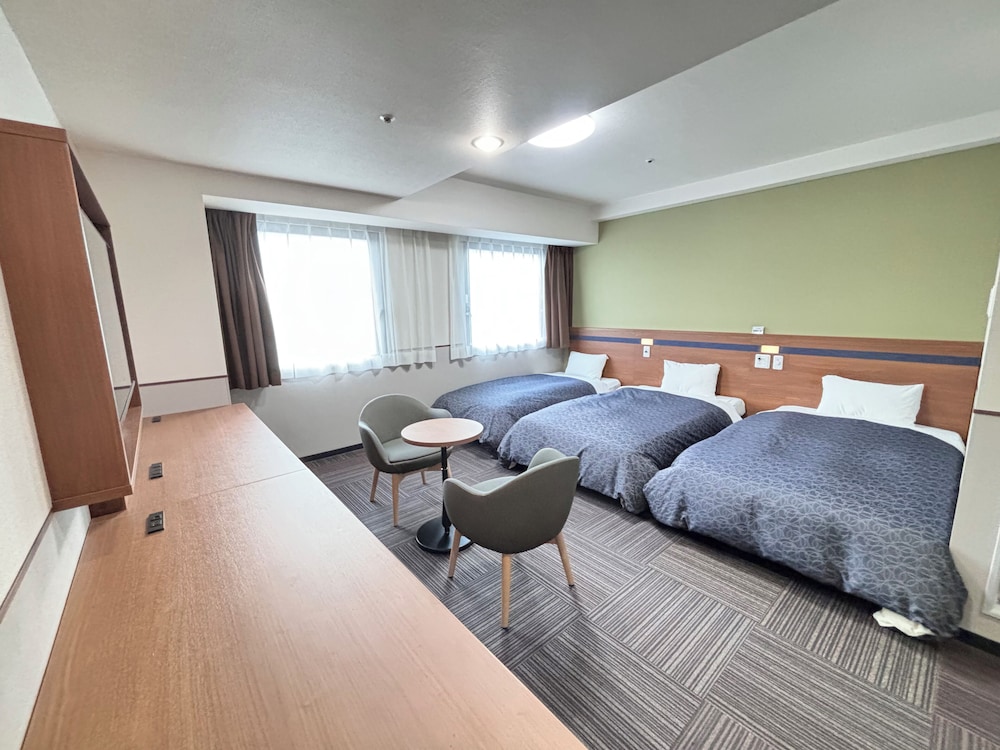 ROOM, TRIPLE