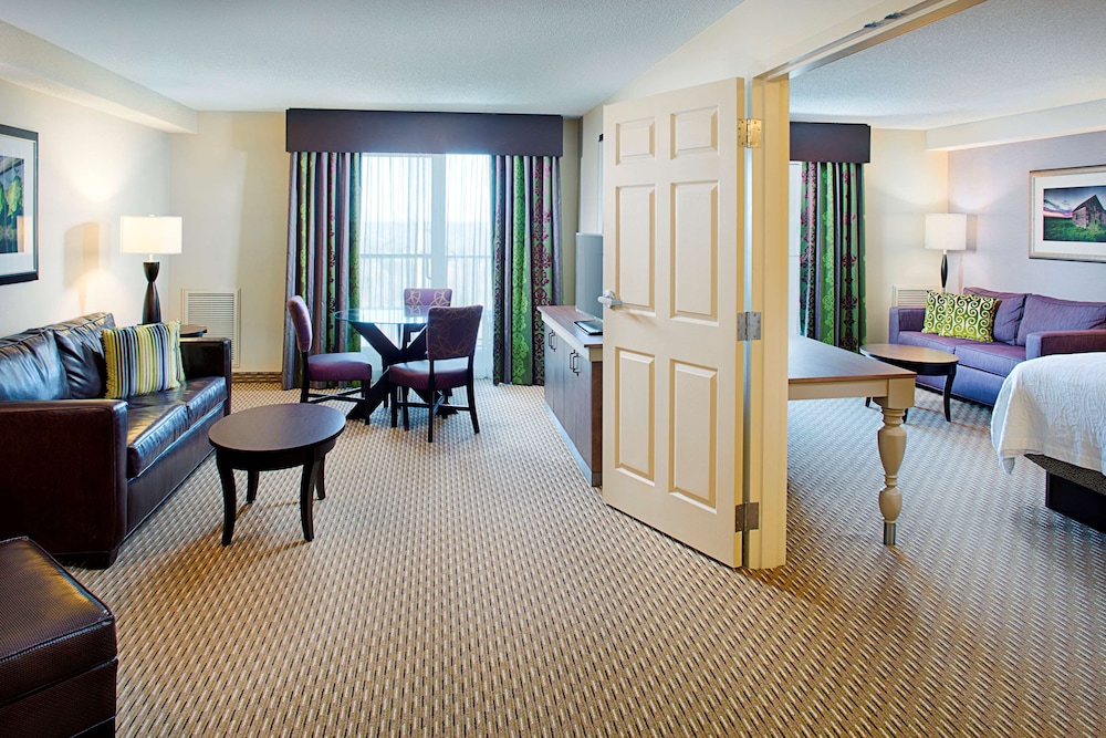 Hilton Garden Inn Hartford North/Bradley Intl Airport 28/50