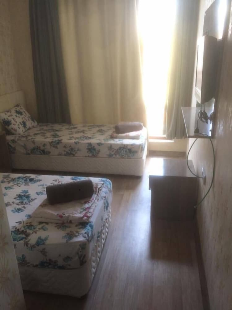 ECONOMY, TWIN BEDS