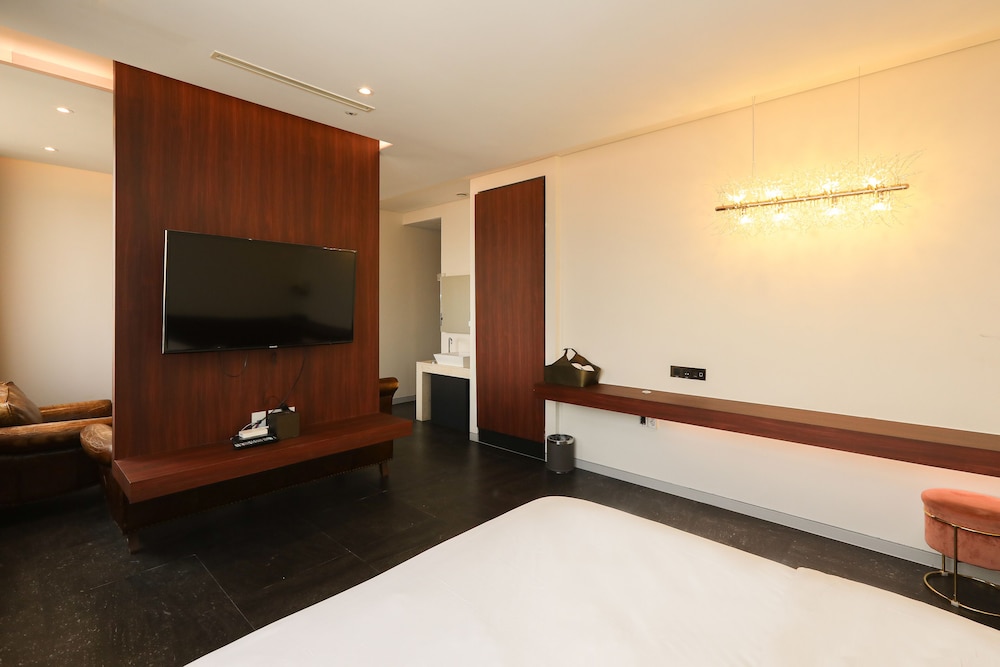 Hotel The Designers Hongdae 5/80