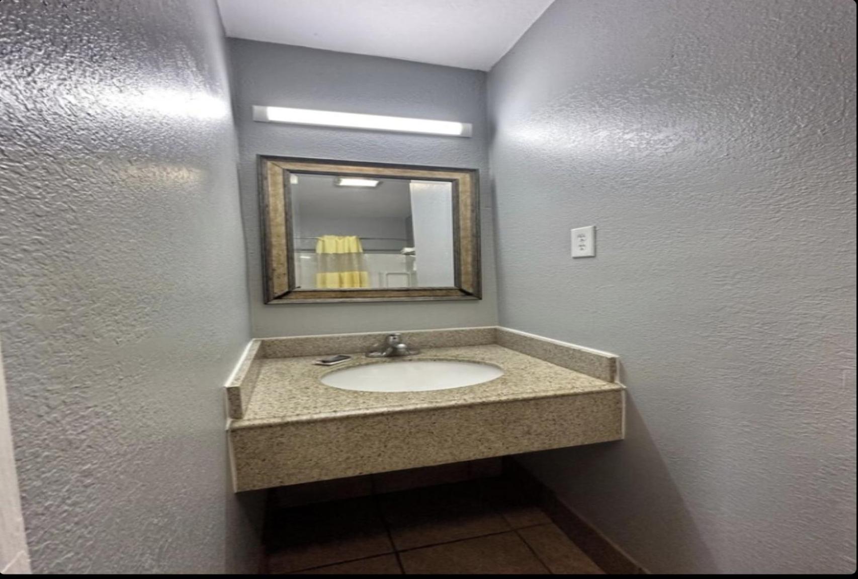 Budget Inn Magnolia 8/9