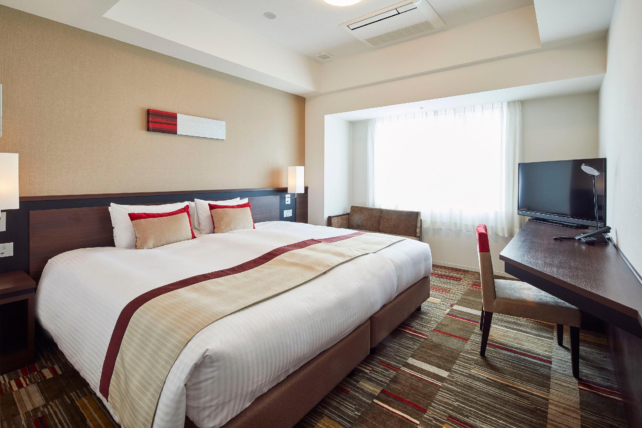 Hollywood, Twin Beds