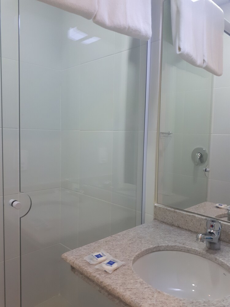 Ibis Budget Barbacena 58/60