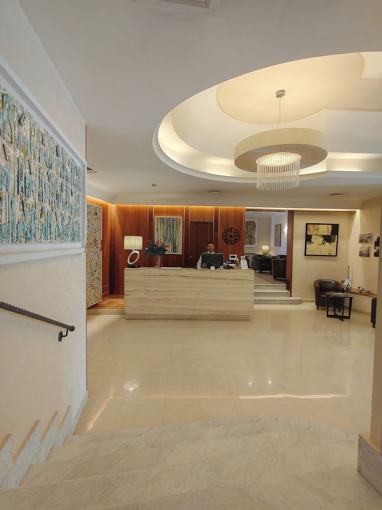 Hotel Nuvo 5/50