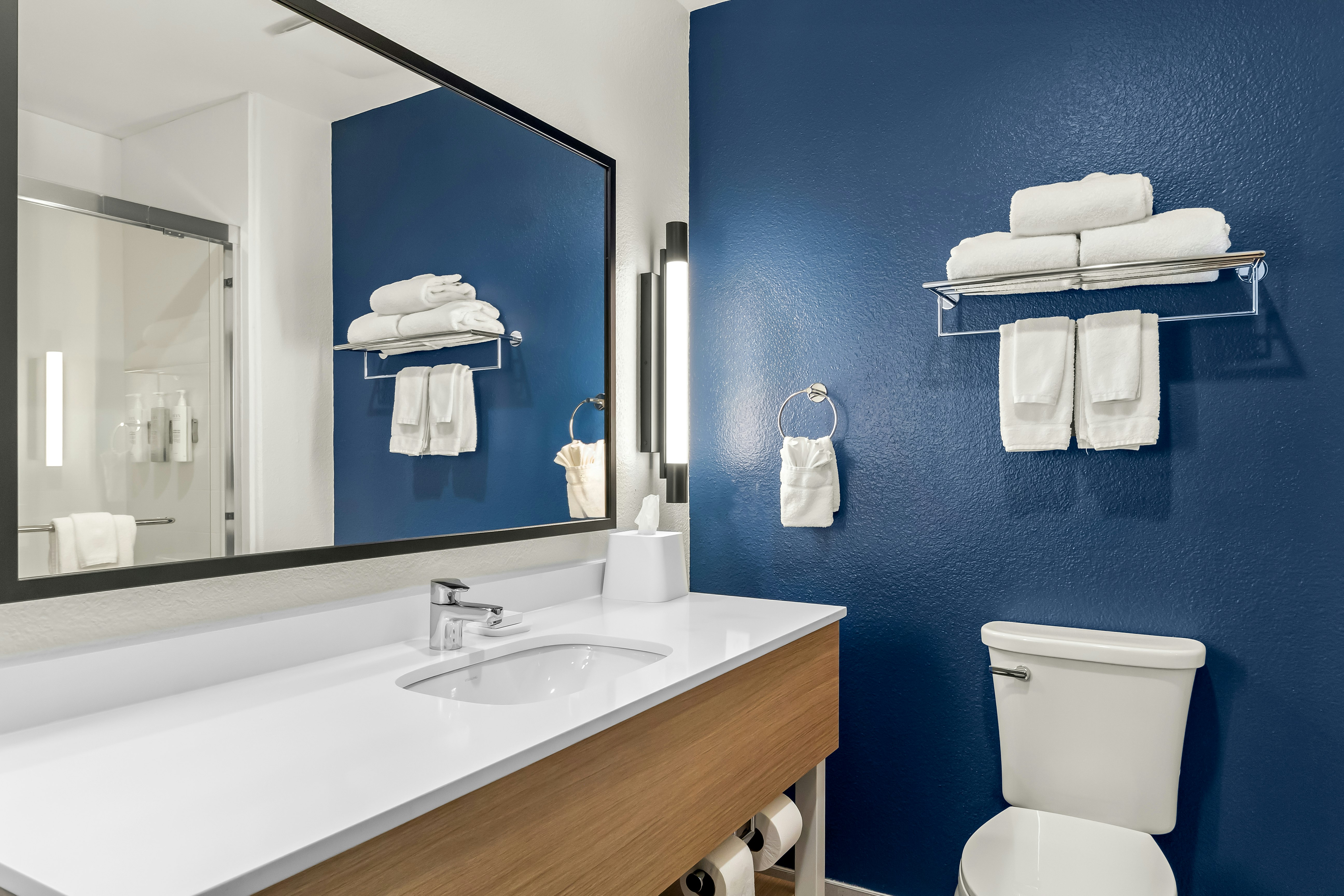غرفة بسرير كينج، Spark by Hilton Missouri City 3/3