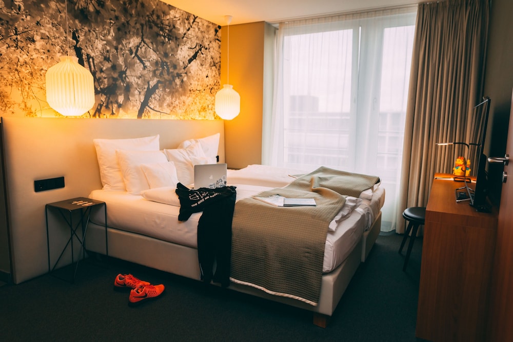 ME AND ALL HOTEL DUESSELDORF 8/46